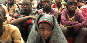 Boko Haram reivindica autoria de sequestro de mais de 300 estudantes na Nigéria